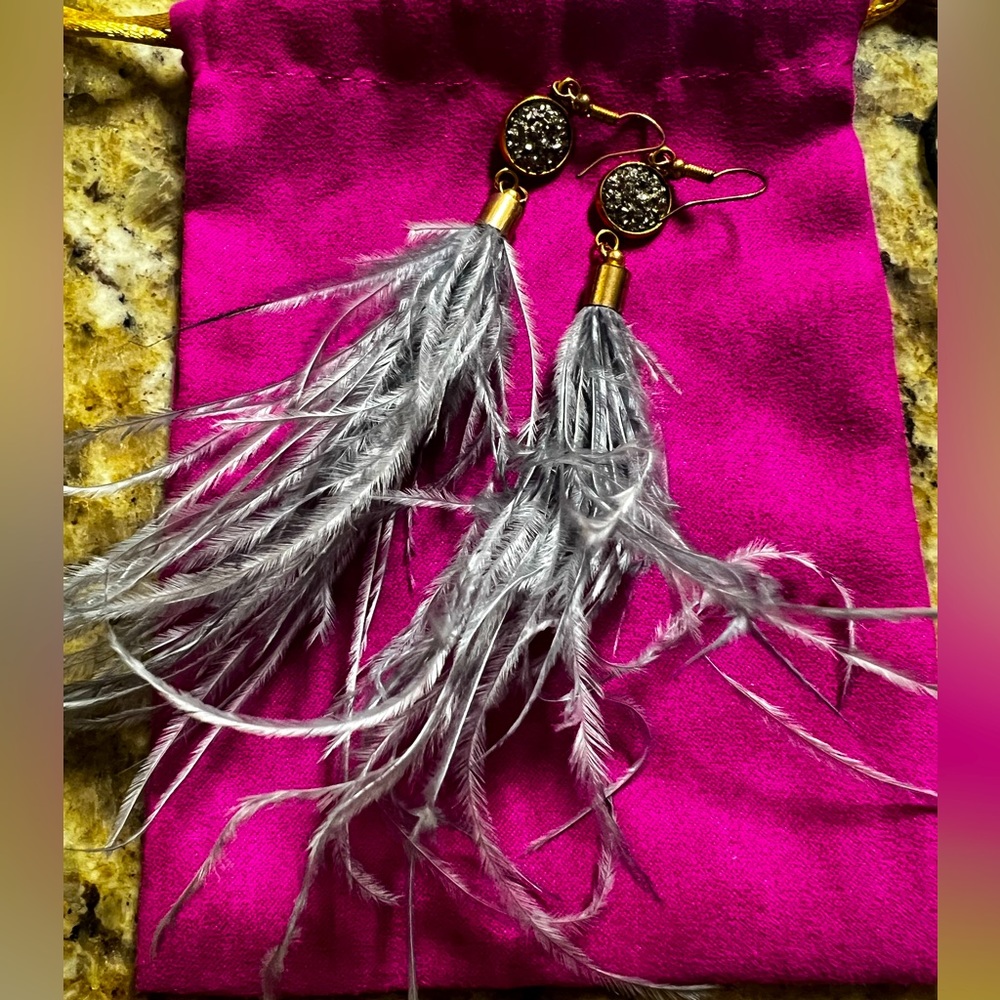 💕Fun earrings.